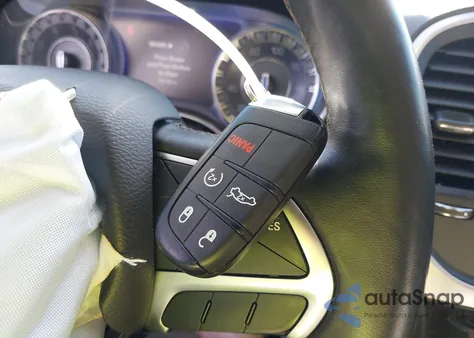 2016 Chrysler 300C из США, поврежденный, VIN 2C3CCAEG1GH123686